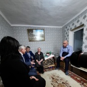 Поздравление труженицы тыла с 90- летием.